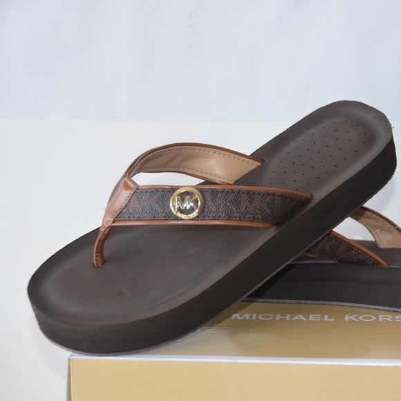 michael kors gage flip flops